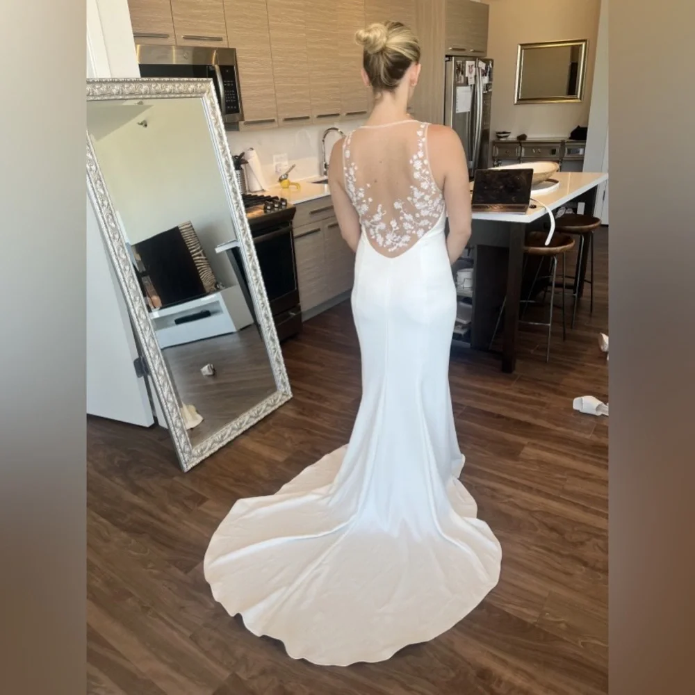 NWT Amsale Donna Wedding Dress - Never Worn (Kleinfeld Bridal) - Size 8 (US 6) - Picture 6 of 9